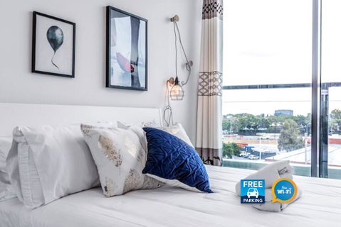 Riverside Living In Portside Wharf Hamilton - Accommodation Sunshine Coast 0