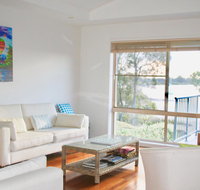 Riverside Views Hawks Nest - Accommodation Sunshine Coast