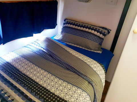 Rocks Retreat Cabin - Seal - Accommodation Sunshine Coast 2