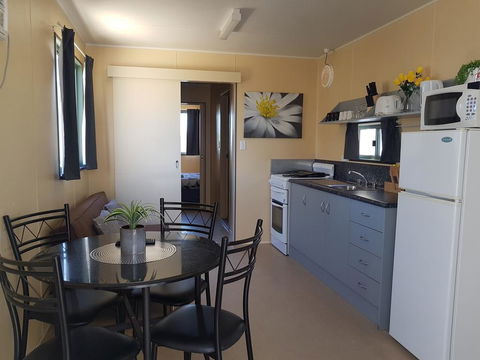 Rocks Retreat Cabin 3 - Lobster - Accommodation Sunshine Coast 0