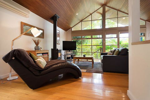 Romantic Treehouse Getaway - Accommodation Sunshine Coast 0