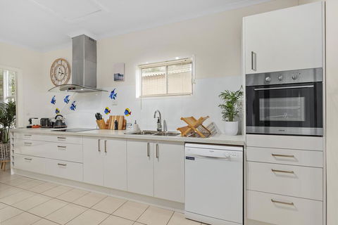 Romley Retreat - Aldinga Beach - Accommodation Sunshine Coast 3