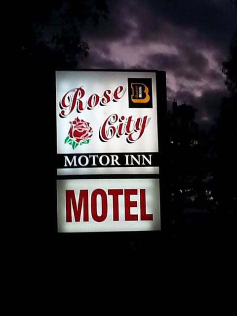 Rose City Motor Inn - Accommodation Sunshine Coast 3