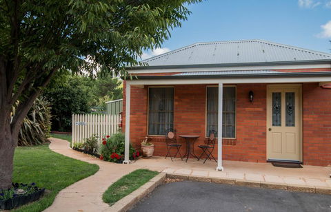 Ross Motel - Accommodation Sunshine Coast 0
