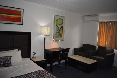 Roundhouse Motel - Accommodation Sunshine Coast 1