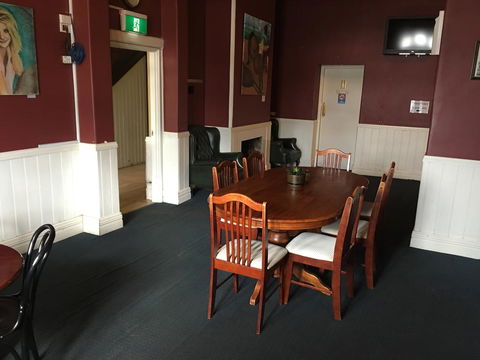 Royal Exchange Hotel - Accommodation Sunshine Coast 3