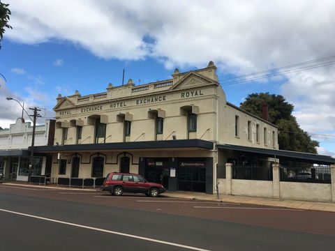 Royal Exchange Hotel - Accommodation Sunshine Coast 0