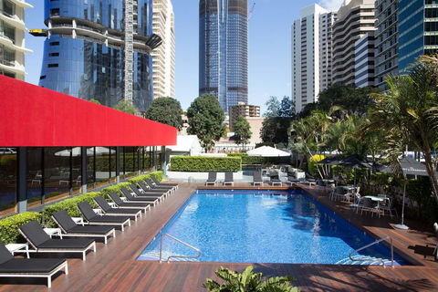Royal On The Park - Accommodation Sunshine Coast 1