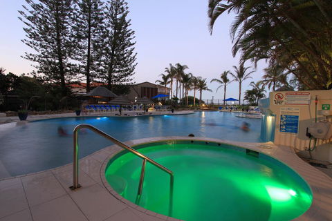 Royal Palm Resort On The Beach - Accommodation Sunshine Coast 2