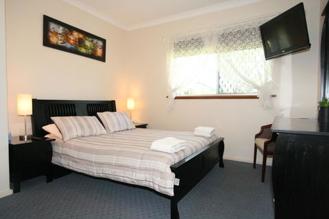 Safety Bay Guest House - Accommodation Sunshine Coast 1