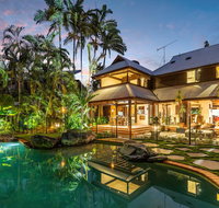 Sala On The Beach Luxury Beachfront House - Accommodation Sunshine Coast