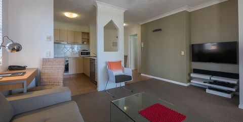 San Mateo On Broadbeach - Accommodation Sunshine Coast 3