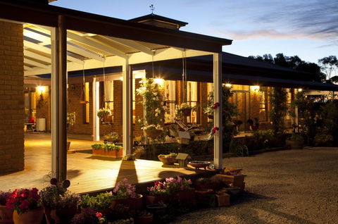 Sanctuary@Waratah - Accommodation Sunshine Coast 3