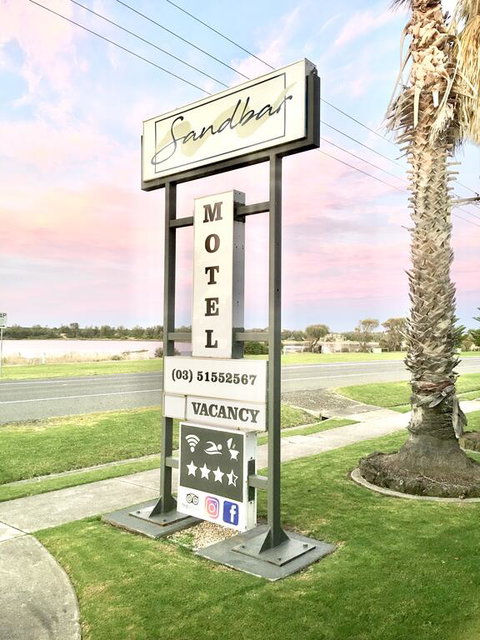 Sandbar Motel - Accommodation Sunshine Coast 3