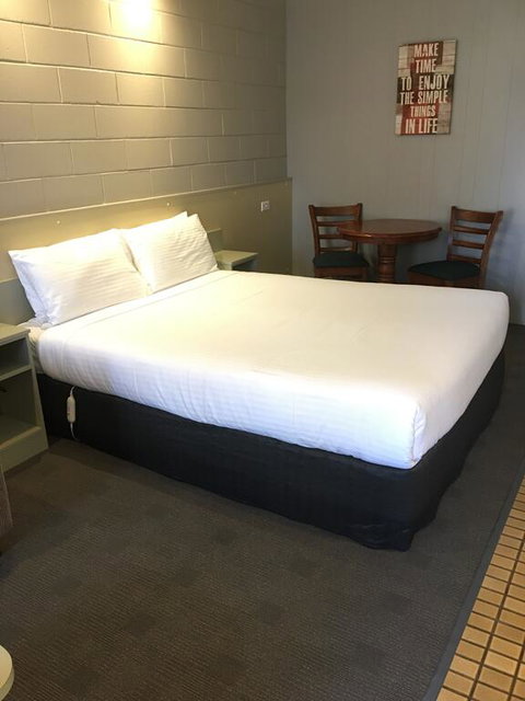 Sandbar Motel - Accommodation Sunshine Coast 1