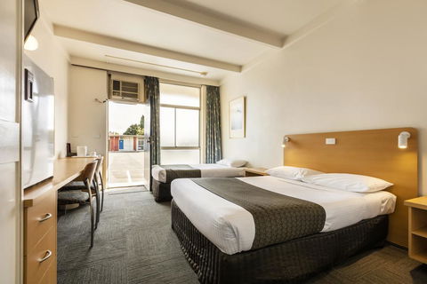 Sandbelt Club Hotel - Accommodation Sunshine Coast 2