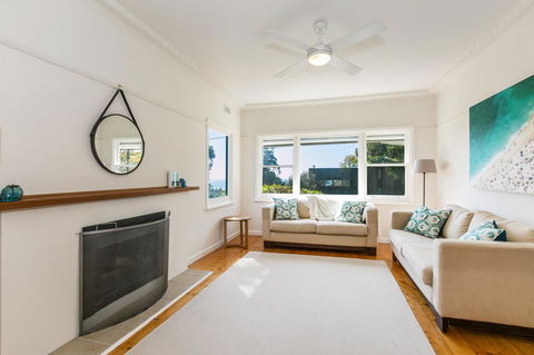 Santorini - Lorne - Accommodation Sunshine Coast 1