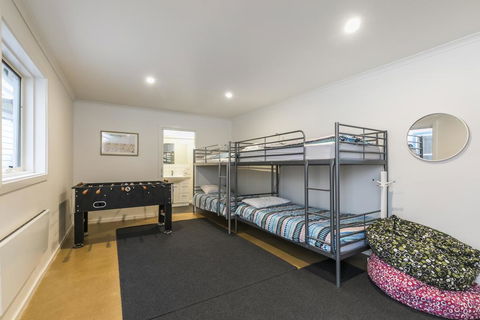 Santorini - Lorne - Accommodation Sunshine Coast 3