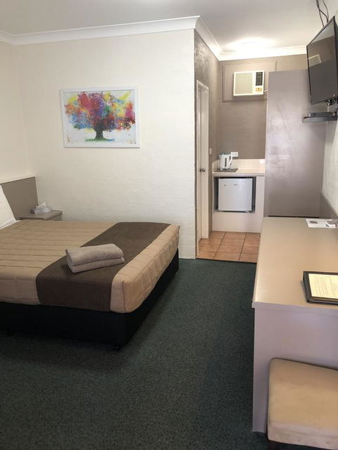 Sapphire City Motor Inn - Accommodation Sunshine Coast 2