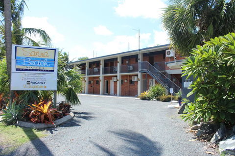 Sarina Beach Motel - Accommodation Sunshine Coast 2