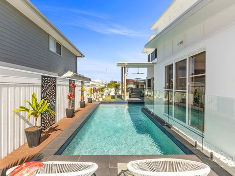 SEA SHELLS ON SEASIDE - Accommodation Sunshine Coast 0