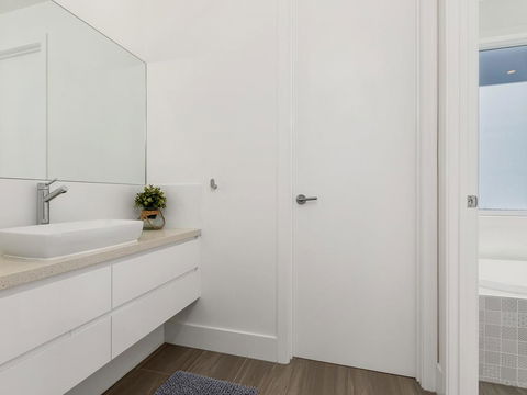 SEA SHELLS ON SEASIDE - Accommodation Sunshine Coast 1