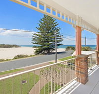 SEASCAPE - An Enticing Lakeside Escape - Accommodation Sunshine Coast
