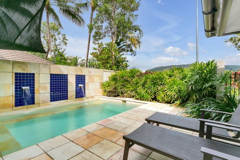 Seascape Holidays At Sea Temple - Accommodation Sunshine Coast 2