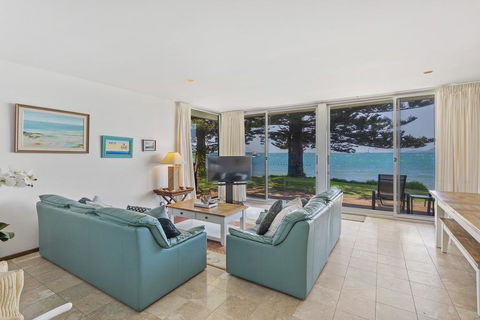 Seaview Cresent, 4 - Accommodation Sunshine Coast 3
