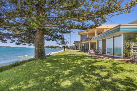 Seaview Cresent, 4 - Accommodation Sunshine Coast 0
