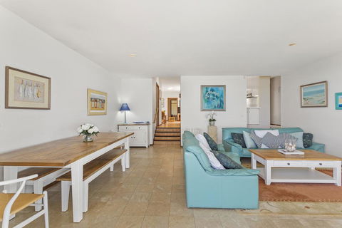 Seaview Cresent, 4 - Accommodation Sunshine Coast 2