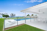Sentosa on Tugun - Beachfront 5 Bedroom