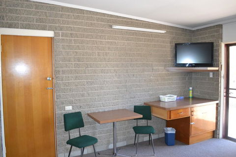 Shamrock Hotel Motel Balranald - Accommodation Sunshine Coast 3