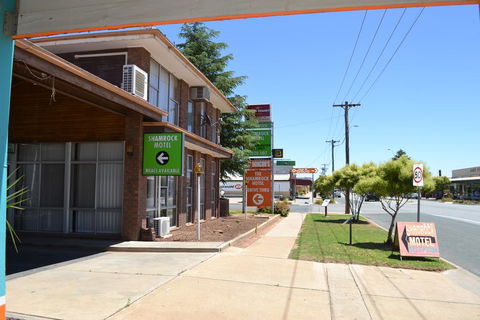 Shamrock Hotel Motel Balranald - Accommodation Sunshine Coast 0