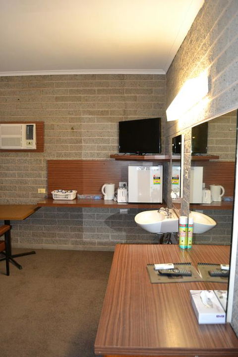 Shamrock Hotel Motel Balranald - Accommodation Sunshine Coast 1