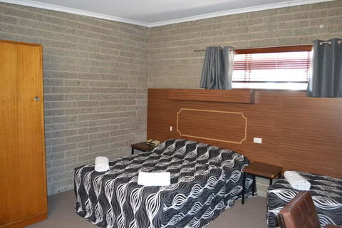 Shamrock Hotel Motel Balranald - Accommodation Sunshine Coast 2