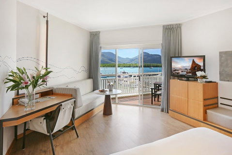 Shangri-La Hotel, The Marina, Cairns - Accommodation Sunshine Coast 1