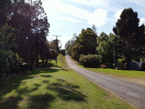 Shenanigans Spur Cottage - Accommodation Sunshine Coast 0