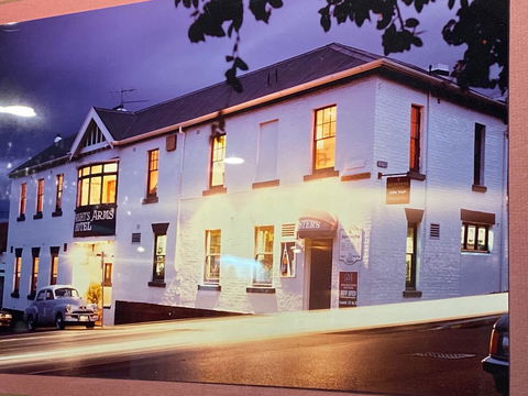 Shipwrights Arms - Accommodation Sunshine Coast 0