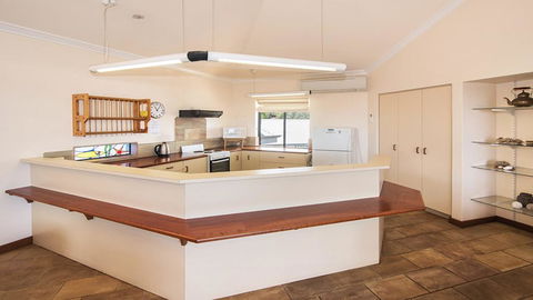 Shorelands - Accommodation Sunshine Coast 1