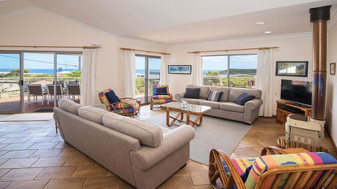 Shorelands - Accommodation Sunshine Coast 2