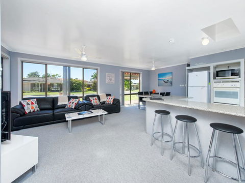 Shoreline Drive, Duplex 01,39, Little Pearl - Accommodation Sunshine Coast 0