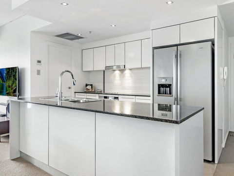 Sierra Grand Broadbeach Private 2 Bedroom - Accommodation Sunshine Coast 1