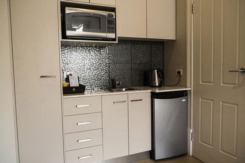 Simmers Serviced Apartments - Accommodation Sunshine Coast 2