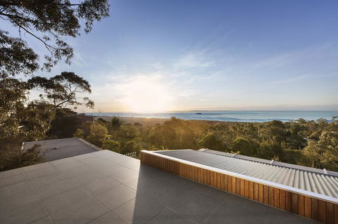 Skyluxe Luxury Retreat With Water Views And Deluxe Interior From Every Room - Accommodation Sunshine Coast 1