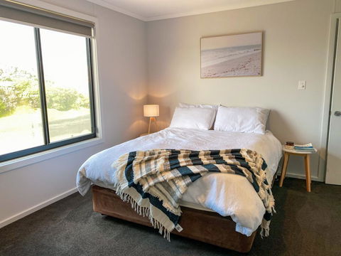 Smart Beach House @ Pelican Point - Accommodation Sunshine Coast 2