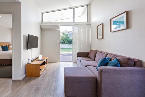 Smiths Beach Resort - Accommodation Sunshine Coast 3