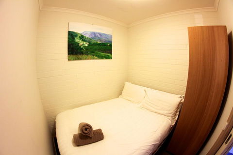 Snow Ski Apartments 07 - Accommodation Sunshine Coast 3