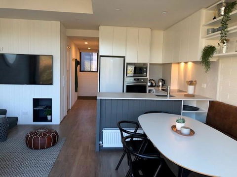 Snow Ski Apartments 33 - Accommodation Sunshine Coast 2