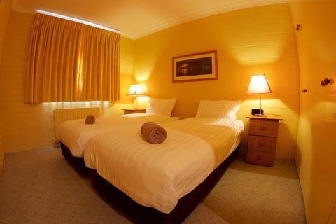 Snow Ski Apartments 37 - Accommodation Sunshine Coast 2